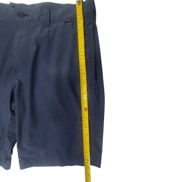 Travis Mathews Blue And Gray Pinstripe Flat Front Shorts.  Size 32 - Picture 4 of 8